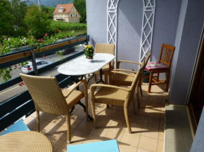 Bel appartement 2 pièces, balcon, garage gratuit